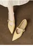 Versión de cuero suave de exquisitos zapatos de mujer de estilo coreano de punta fina y tacón bajo, perfectos para combinar con faldas en otoño de 2026, cómodos zapatos planos Mary Jane