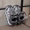 Zapatos Deportivos Antideslizantes para Niños 2026 Otoño/Invierno Nuevo Estilo Zapatos de Entrenamiento Alemanes para Niños Versátiles Suela Suave Estudiante Más Terciopelo Zapatos para Correr para Niños Grandes