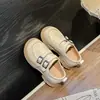 Zapatos de princesa de piel para niña, nuevo estilo primavera 2025 para niños, zapatos sencillos negros para niña pequeña, mocasines estilo británico