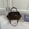 Nova Coleção Outono/Inverno 2025, Bolsa Simples e Texturizada para Axila, Bolsa de Trabalho de Alto Padrão com Grande Capacidade, Bolsa Baguete Retro de Nicho