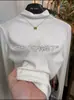 Elegante Camiseta de Manga Larga con Cuello Integrado para Mujer, Moderna y con Estilo, Versátil, Sencilla, Corte Entallado, Adelgazante, Cuello Semi Alto, Camisa Base de Color Sólido
