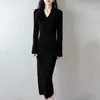 Vestido de Punto de Lana Pura con Cuello Verde para Invierno 2026 de Manga Larga para Mujer, Color Sólido, Corte Ajustado, de Longitud Media