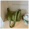 Bolsa tote de veludo estilo ins coreano para trabalho e deslocamento, novo modelo primavera 2026, versátil, grande capacidade, design plissado