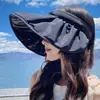 Visera solar de vinilo negro estilo diadema para protección solar en verano para mujer, protección UV, sombrero solar de ala ancha para exteriores con parte superior abierta para proteger la cara