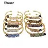 B615 pulsera de apertura ajustable con incrustaciones de gemas pequeñas cuadradas multicolor opcional para amantes accesorios de joyería artística