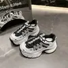 Zapatillas de papá de otoño con plataforma alta y suela gruesa para estudiantes, elegantes y casuales para personas menudas, zapatillas con cordones y bloques de color 2026