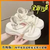 Nuevas sandalias para mujer con suela gruesa, diseño de plataforma, adecuadas para combinar con faldas, que aumentan la altura, ultraligeras, estilo hebilla retro francés, 2026, resistentes al desgaste