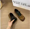 Sapatos Mary Jane de couro estilo francês para mulheres, combinados com saias, novos mocassins baixos da primavera e outono de 2025, sapatos de noite retrô