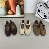 Sapatilhas Mary Jane de couro fosco primavera/outono 2024 sapatos de salto baixo retrô franceses com tira de fivela para mulheres