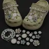 Acessórios DIY de Sapato Croc de Alta Qualidade Borboleta Azul Oceano, Decorações de Sapato com Flores 3D e Pérolas, Fivelas Decorativas de Sapato de Nicho, Adequado para Cosplay