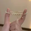 [Riqueza de Todas as Direções] Nova pulseira de moeda com diamantes cintilantes de design exclusivo, uma pulseira retrô versátil e elegante inspirada na China para mulheres