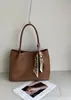 Nova Bolsa Transversal Feminina Primavera/Verão 2026 Bolsa de Mão de Grande Capacidade Bolsa de Alta Qualidade de Luxo Bolsa com Letras Trançadas