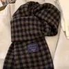 Cachecol de Lã 100% Pura de Alta Qualidade com Estampa Xadrez para Mulheres, Novo Estilo Inverno 2025, Quente e à Prova de Frio, Cachecol de Pescoço Versátil para Casais