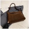 Bolsa de Couro Camurça Transfronteiriça para Mulheres, Grande Capacidade, Novo Estilo Outono e Inverno 2026, Bolsa Tote de Ombro Único Transversal para o Dia a Dia, Mochila