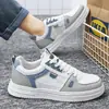 Nuevas zapatillas casuales para hombre 2025, zapatillas blancas versátiles con suelas gruesas, zapatos de moda estilo Hong Kong, zapatos para estudiantes