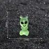 Nuevo producto transfronterizo: Muñecos de Alien con Expresiones que Brillan en la Oscuridad, Lindos Accesorios de Decoración DIY, Adornos de Escritorio para Micro-Paisajes