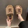 Ins otoño felpa plano tira única bordado aplique perezoso algodón pantuflas estilo coreano 2026 pantuflas de pelo 3D para mujer uso exterior