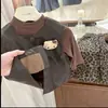2026 Nuevo Conjunto Lindo Versátil Chaleco de Cuero Estilo Otoño para Niños Pantalones Trendy Estilo Callejero Estampado de Leopardo Pantalones de Pierna Ancha Conjunto de Dos Piezas