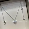 Colar Saia Pequena em Forma de Leque Baojia para Mulheres, Totalmente Cravejado com Diamantes, Prata Esterlina Antidescolorante, Design de Nicho de Luxo Leve, Madrepérola Branca, Ágata Vermelha Corrente para Clavícula