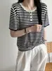 Suéter Retrô de Tricô Listrado Meio Aberto Estilo Coreano, Manga Curta, com Design de Três Botões, Casual e Respirável, Manga Curta Zdj
