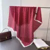 Novo Lenço Quadrado Grande de Brocado Artificial Sedoso Estilo Coreano Anel de Rima Vermelha Lenço de Seda 90cm Xale Estampado Lenço de Cabeça Protetor Solar para Mulheres