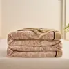 Cobertor de veludo de leite jacquard de dupla camada com borda grande para comércio exterior transfronteiriço - padrão floral, direto do fabricante de cobertores na Temu