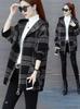 Casaco xadrez com capuz de manga comprida estilo coreano outono e inverno da mamãe, cardigan com zíper solto, plus size, jaqueta feminina de cor contrastante para mulheres