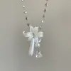 Collar de Borla con Gota de Agua y Flor de Lirio Fresco y Elegante, Exquisito y de Moda, Diseño de Nicho, Gama Alta, Collar Elegante y Versátil