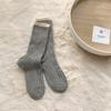 Calcetines de punto grueso de alta calidad en color gris azulado para Otoño e Invierno, calcetines de longitud media para mujer, calcetines de rizo estilo japonés ins, calcetines de nicho para mujer al por mayor