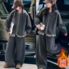 Conjunto de Três Peças Outono/Inverno para Meninas com Lã Adicionada e Espessura 2026 Novo Estiloso Roupas de Inverno para Meninas Grandes Conjunto Quente Casual na Moda