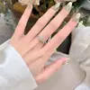 Anillo de Diamantes Chapado en Plata con 30 Puntos de Moissanita Propuesta de Diseño Nicho Boda Anillo de Hadas Venta Directa de Fábrica