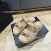 Serie de Comercio Exterior al por Mayor Nuevo Estilo Primavera y Verano 2026 Pantuflas con Patrón de Rombo para Mujer, Sandalias de Playa con Velcro de Suela Gruesa para Mujer