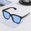 Nuevas Gafas de Sol para Hombre Cuadradas Modernas Negras Gafas de Moda Patilla de PC Retro Gafas de Sol Retro Europeas y Americanas Mujer