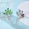 Broche de Ramo de Flores de Lujo Ligero Europeo y Americano de Alta Gama, Pin Anti-Exposición para el Viaje al Trabajo, Broche de Flor de Cristal Bicolor Azul y Rojo, Accesorios