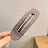 Pinza para el pelo de estampado a cuadros para mujer, nuevo modelo 2026, pinza ovalada hueca para la parte trasera de la cabeza, pinza de pico de pato grande, accesorio para el cabello de alta gama
