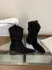 []Botas de Cano Curto com Salto Bloco de Camurça Moda Europeia e Americana Outono/Inverno 2026 Botas Empilhadas Tamanhos 35-40