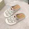 Zapatillas de verano versátiles para mujer, estilo nuevo, transpirables, antideslizantes, sin cordones, con diseño hueco, para exteriores, tacón de cuña, retro, 2026