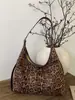 Bolso Retro Estampado de Leopardo Bolso Cruzado Bolso de Mujer de Venta Caliente Bolso de Hombro Casual de Gran Capacidad Bolso Cubo Versátil y Simple para el Trabajo
