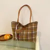 Bolsa de Grande Capacidade com Design de Nicho de Outono para Mulheres 2025 Nova Moda Bolsa de Ombro para o Dia a Dia Bolsa Tote Estética Personalizada