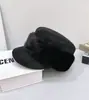 Sombrero Ecuestre de Felpa con Ante Cosido de Copa Plana Estilo Coreano Elegante Gorra de Pico Adelgazante para la Cara Sombrero Grueso Cálido para Mujer Invierno