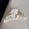 Pinza para el pelo plisada esponjosa de satén estilo coreano para mujer, pinza de garra grande de alta gama para cabello grueso, accesorio para el cabello