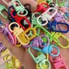 /Fivela de cachorro colorida pintada ornamentos de metal acessórios de ferragem fivela de porta em U DIY chaveiro rotativo fivela de bolsa de liga