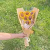 Ramos de Flores Eternas Tejidos a Crochet Terminados de Girasoles, Tulipanes y Claveles como Regalos Navideños para Amigos y Mejores Amigos