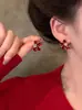 Aretes y Clips para Orejas de Fuegos Artificiales de Año Nuevo, Exquisitos y Pequeños, Diseño de Flor Roja Soñadora, Elegantes y Versátiles, Aretes de Lujo Ligero para Mujer