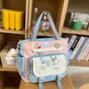 Nova Mochila Escolar Grande Capacidade Estilo College Cor Contrastante para Aluno do Ensino Fundamental Mochila para Aluno do Ensino Médio Feminino Mochila Estilo Balão com Emblema