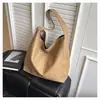 Bolsa Retro Grande Capacidade Coreana para Mulheres 2025 Nova Moda Inverno Versátil Bolsa de Ombro Simples Bolsa Tote para o Dia a Dia