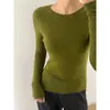 Top de punto blanco de corte ajustado y cuello redondo para mujeres petite, adecuado para otoño e invierno, se puede usar como capa interior o solo, con diseño de hombro regular