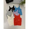 Liquidação sem trocas ou devoluções Estilo básico de verão para sobreposição Malha canelada slim-fit valoriza o corpo Suéter gola U de tricô para mulheres 119381