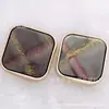 Al por mayor en stock hebilla de metal y resina de alta calidad botón cuadrado dorado con destellos finos botón para abrigo suéter cárdigan accesorios de moda