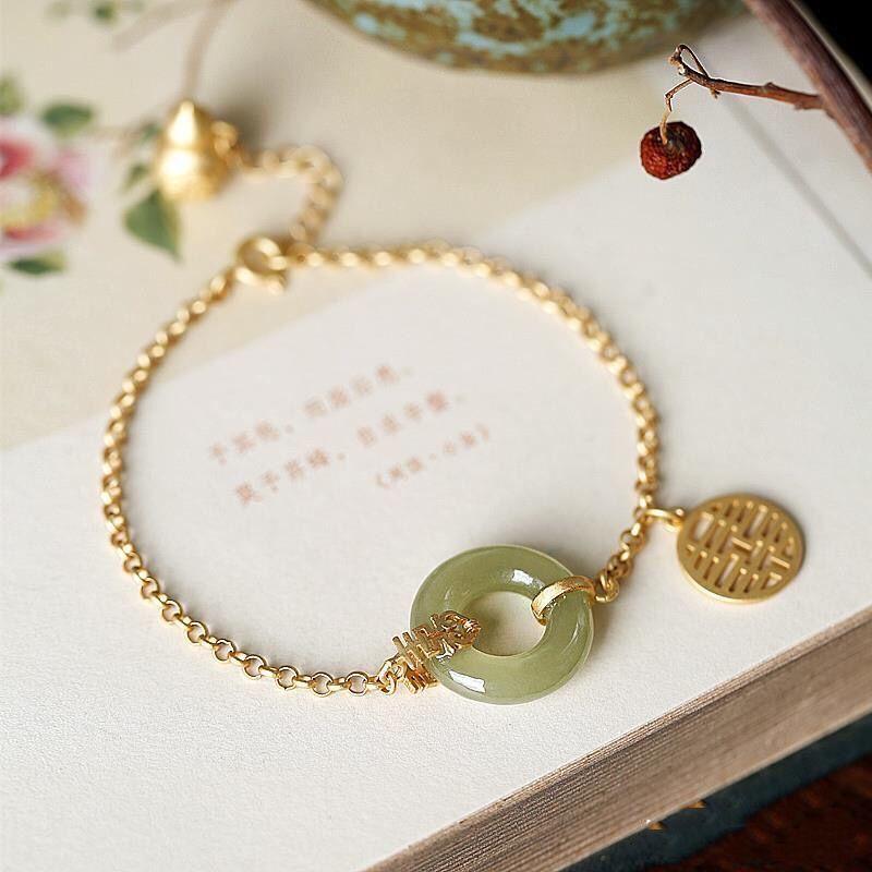 智贝详情图_4原创s925度银镀金手链女天然和田玉平安扣碧玉